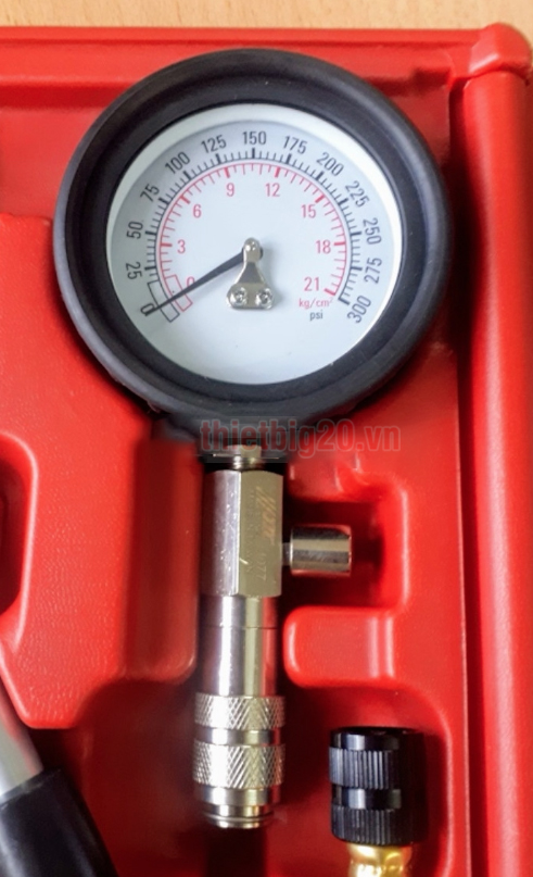 Đồng hồ kiểm tra áp suất nén buồng đốt động cơ xăng T-222 