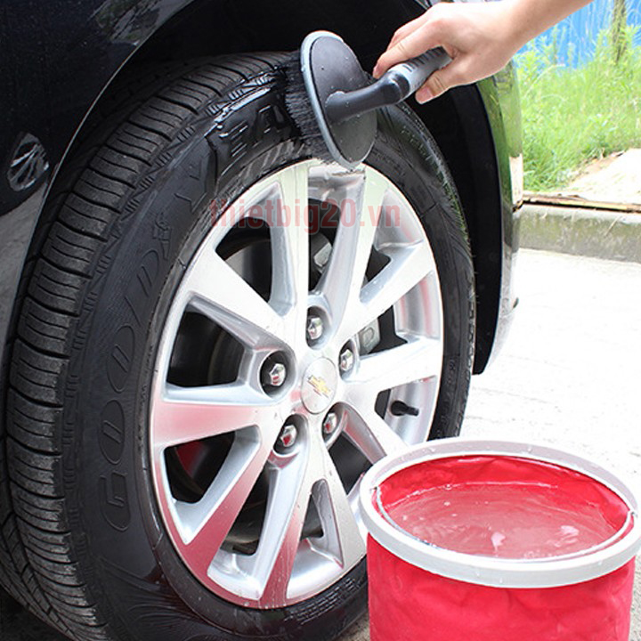 Bàn chải cọ rửa lốp xe ô tô