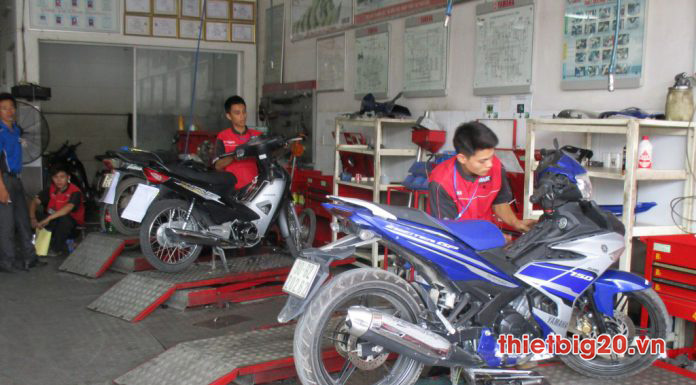 Học nghề tại cửa hàng sửa xe máy