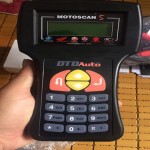 Đọc mã lỗi bằng đền MIL trong máy đọc lỗi xe máy Motoscan